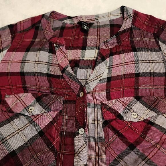 Intro Women's Plus Size 1X V Neck Button Front Maroon Plaid Flannel Top - Picture 4 of 12